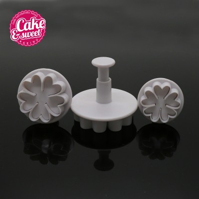 Set of clover plunger cutter square cutter cake cutters