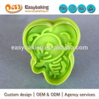 Cake Decorating 3D Plastic Colorful Bee Cookie Cutter Stamp